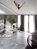 Bán Nhà Việt Hưng, Long Biên 130M2 3 Tầng 18.5 Tỷ. Biệt Thư Sân Vườn Trong Lòng Thành Phố