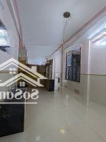 Cho Thuê Nhà Khu Chợ Kiến Thiết 3 Tầng 5 Phòng Ngủ 3 Vệ Sinh 110M2 Ngang 5.5M. 22 Triệu/Th