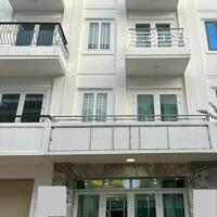 Cho thuê nhà 1 trệt 3 lầu 1 sân thượng có thang máy tại khu đô thị Hưng Phú