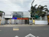 Xuất Cảnh Bán Mặt Tiền Kênh Tân Hóa, Quận Tân Phú 882M2 Giá 136 Triệu/M2