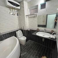 Bán nhà giang biên, 39m2 dân xây vừa rẻ vừa đẹp