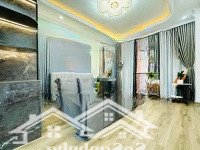 Cho Thuê Nhà Mặt Phố Quan Hoa 50M2 X5T Thang Máy