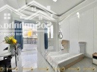 Studio Ban Công Rộng - Full Nội Thất Gần Công Viên Làng Hoa