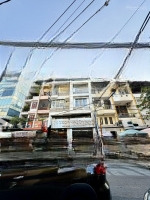 Bán Khách Sạn Mặt Tiền Ngay 20 Bạch Đằng Cách Sân Bay 2 Phút - Hơn 100 Triệu/Tháng - Liên Hệ: 0971.918.199
