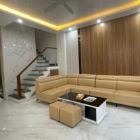 Cho thuê nguyên căn 4 ngủ giá 30tr tại Vinhomes Marina