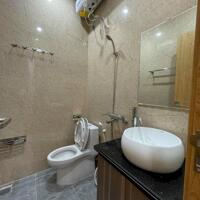 Cho thuê nguyên căn 4 ngủ giá 30tr tại Vinhomes Marina