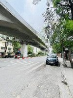 Bán Nhà Mặt Phố Hào Nam - Mặt Tiền 10M - Sẵn Giao Dịch.