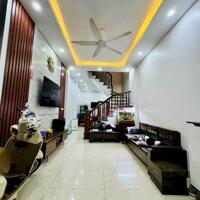 Bán gấp siêu phẩm nhà Cầu Giấy - Vị trí đắc địa – 40m2 – giá chỉ 8.3 Tỷ