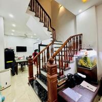 Bán gấp siêu phẩm nhà Cầu Giấy - Vị trí đắc địa – 40m2 – giá chỉ 8.3 Tỷ
