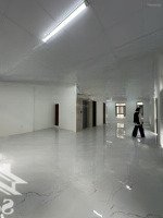 Cho Thuê Sàn Văn Phòng 100 M2 Tại Him Lam Vạn Phúc, Đã Ngăn 2 Phòng, Văn Phòng Mới Đẹp