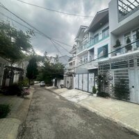 **"Có sân thượng, có gara, có nội thất – Mua nhà dọn vào ở ngay, không cần nghĩ!"**