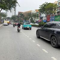 NHÀ ĐẸP DÂN XÂY UY TÍN NGUYỄN VĂN CỪ 42M, 6T, MT4M, THANG MÁY, KD, Ô TÔ TRÁNH.