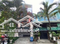 Nhà Trệt Lầu + Tum Giả. Gồm 3 Phòng Ngủ- 2 Vệ Sinh Diện Tích: 60M2 5X12M). Đường 6M. Gần Bv Tp. Dĩ An. Giá: 3.25 Tỷ Tl