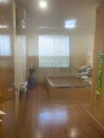 Cần Bán Gấp Căn 3 Ngủ 81M2 Có Sổ Tòa 89 Phùng Hưng,Bc Đông Nam Cực Mát, Giá Bán 4.05 Tỷ Có Thương Lượng