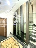 Có 1 0 2! Trần Quốc Hoàn, Mặt Tiền Rộng, Vỉa Hè, Thông Sàn, Thang Máy, Kinh Doanh Tốt 68M X 6T