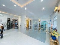 Biệt Thự 10X22M Hầm, Trệt, 3 Lầu, 5 Phòng Ngủkdc Cityland Big C Nguyễn Thị Thập, Q7