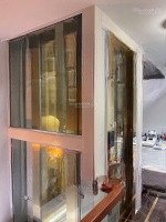 Chính Chủ Cho Thuê Nhà Mặt Phố Nguyễn Văn Cừ, Diện Tích: 110M, Mặt Tiền 7M, Mô Hình Sạch.