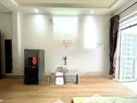 Cho Thuê Căn Studio Mới Hoàn Thiện, Bếp Xa Giường, Rộng 30M2, Ngay Ngã Tư Hàng Xanh