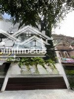 Nguyên Cănmặt Tiềnsầm Uất Phan Xích Long, P2. Dt: 8X18M. 1 Hầm 4 Tầng. Sàn Suốt. Giá 80 Triệu/Tháng.