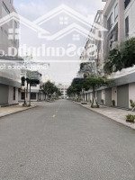 Nhà 5 Tầng T&T Phố Nối Cần Bán Gấp Chỉ Hơn 5 Tỷ