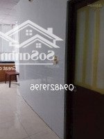 Nhà Trung Tâm.lái Thiêu. Gần Chợ, Trường Học, Ub. Đường Xe Tải Thông. Cao Ráo Ko Mồ Mả