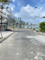 Bán Lô Góc Ngã 4 Đẹp Khu Nam Hòa Xuân Đối Diện Trường Học Và Công Viên Gần Nguyễn Phước Lan.