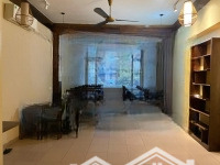 Siêu Rẻ! Cho Thuê Nhà Mặt Phố Nguyên Hồng, Mặt Tiền 8M Có Vỉa Hè Rộng, Giá Thuê Rất Hợp Lý 55 Triệu/Th