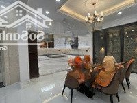 Biệt Thự Khu Villa Ngay Trung Tâm Trần Não Q2- 8X18M (144M2), 4 Tầng (Nhà Đẹp) Chỉ 22 Tỷ 0925049575