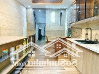Bán Nhà Đẹp Nguyễn Văn Cừ - Dân Xây 52M2- 5 Tầng- Ô Tô- 2 Mặt Thoáng- Chỉ 10.5 Tỷ