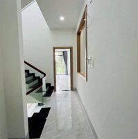 CHO THUÊ NHÀ 2 LẦU MÁY LẠNH KDC HỒNG LOAN 15TR
