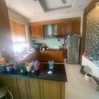 Bán chung cư Nguyễn Ngọc Vũ - Cầu Giấy, Dt 140m2, 3 ngủ, giá 10.2 tỷ.