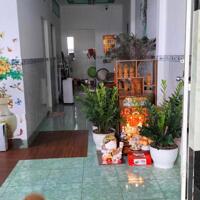 BÁN NHÀ MỚI CÓ SÂN ĐẬU Ô TÔ KDC HOÀNG HẢO VĨNH LONG.