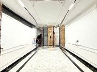 Bán Nhà Hoàng Quốc Việt, 35M, 5 Tầng Thang Máy, 7.95 Tỷ