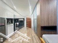 Studio Cửa Sổ Trời Siêu Thoáng View Landmark81 - Gần Ga Metro - Tiện Đi Q1 - Có Thang Máy