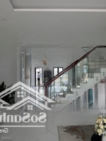 Nhà Phố Chuyên Gia.
Nd: 70M Thổ Full Odt.
Cách 5 Phút Đến Tthc.
Đối Diện Tiện Ích Nội Khu Công Viê
