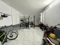 Chính Chủ Nhờ Bán Căn Nhà Tại Lạc Long Quân. Nhà Dân Xây Kiên Cố. Thoáng Sáng. 35M, 5T. 9,5Tỷ.