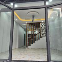 BÁN NHÀ HẺM XE HƠI KHU VINHOMES, 62m2 (4.51m X 13.7m), 3 TẦNG, 4PN, PHƯỚC THIỆN, QUẬN 9
