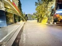 Bán Nhà Lô Góc Lạc Long Quân - 31 Tỷ -Diện Tích123M2 Mặt Tiền 13M - Ô Tô Dừng Đỗ Ngày Đêm