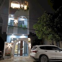 Cc cần bán nhà 3 tầng kiệt oto NGUYỄN CHÁNH, HOÀ MINH, giá sập sàn chỉ hơn 4 tỷ.