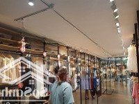 Đẹp - Cho Thuê Nhà Mặt Phố Hàng Gà, Diện Tích: 130M2 X 2T, Mt: 5M Chuẩn, Vị Trí Kinh Doanh Đẹp Nhất Phố.