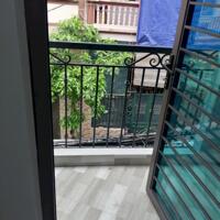 Cho thuê nhà 3 tầng Phú Viên, Bồ Đề, Long Biên. 40m. Giá: 10 triệu/tháng. Lh: 0967873362