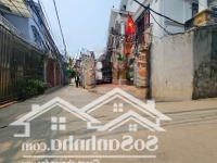 Chính Chủ Chị Gái Cần Bán Mảnh Đất Có Nhà C4-Xóm Cống-Đông Ngàn.
Ngõ Oto. Diện Tích: 106M2,Mt:5,6M.giá:8,8Ty