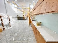 Bán Gấp Nhà Đẹp Hiếm Gần Lê Văn Việt Sổ Hồng Riêng Giá Bán 5 Tỷ 70M2 Xe Hơi Đậu Cửa