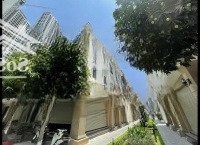 Căn Liền Kề Đã Hoàn Thiện 3.5 Tầng Xẻ Khe Sân Vườn Cực Thoáng, Kinh Doanh Cafe, Nhà Hàng, Spa