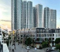 Căn Liền Kề Đã Hoàn Thiện 3.5 Tầng Xẻ Khe Sân Vườn Cực Thoáng, Kinh Doanh Cafe, Nhà Hàng, Spa