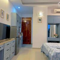 Trống Lại Căn Hộ Ban Công Full Nội Thất ở Nguyễn Văn Thương quận Bình Thạnh