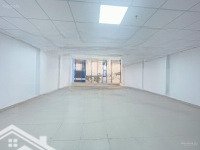 Tòa Nhà Cho Thuêmặt Tiềnnguyễn Trọng Tuyển, P8. Dt: 9X18M. 1 Hầm 6 Tầng Nổi. Pccc, Sàn Suốt. Giá Bán 100 Triệu.