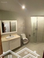 Bán Căn Hộ E2 Tầng Trung 2X 142M2 4N 2 Vệ Sinhfull Nội Thất Như Ảnh View Sân Mỹ Đình Cực Đẹp Giá 10 Tỉ