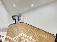 Bán Nhà Phố Láng Hạdiện Tích35M2 5 Tầng Giá Bán 7,5 Tỷ - Liên Hệ: 0985342385 E Trường