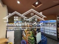 Cho Thuê Nhà Mặt Phố Nguyễn Văn Cừ.diện Tích125M2,Mặt Tiền7,8 M, Tầng 1 Riêng Biệt, Vỉa Hè Rộng.
